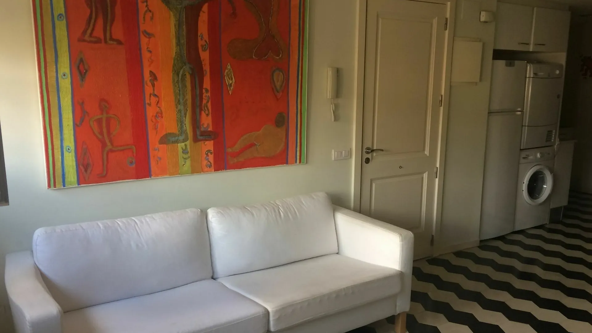 Moderno Apartamento Sobre El Rio 赫罗纳 酒店