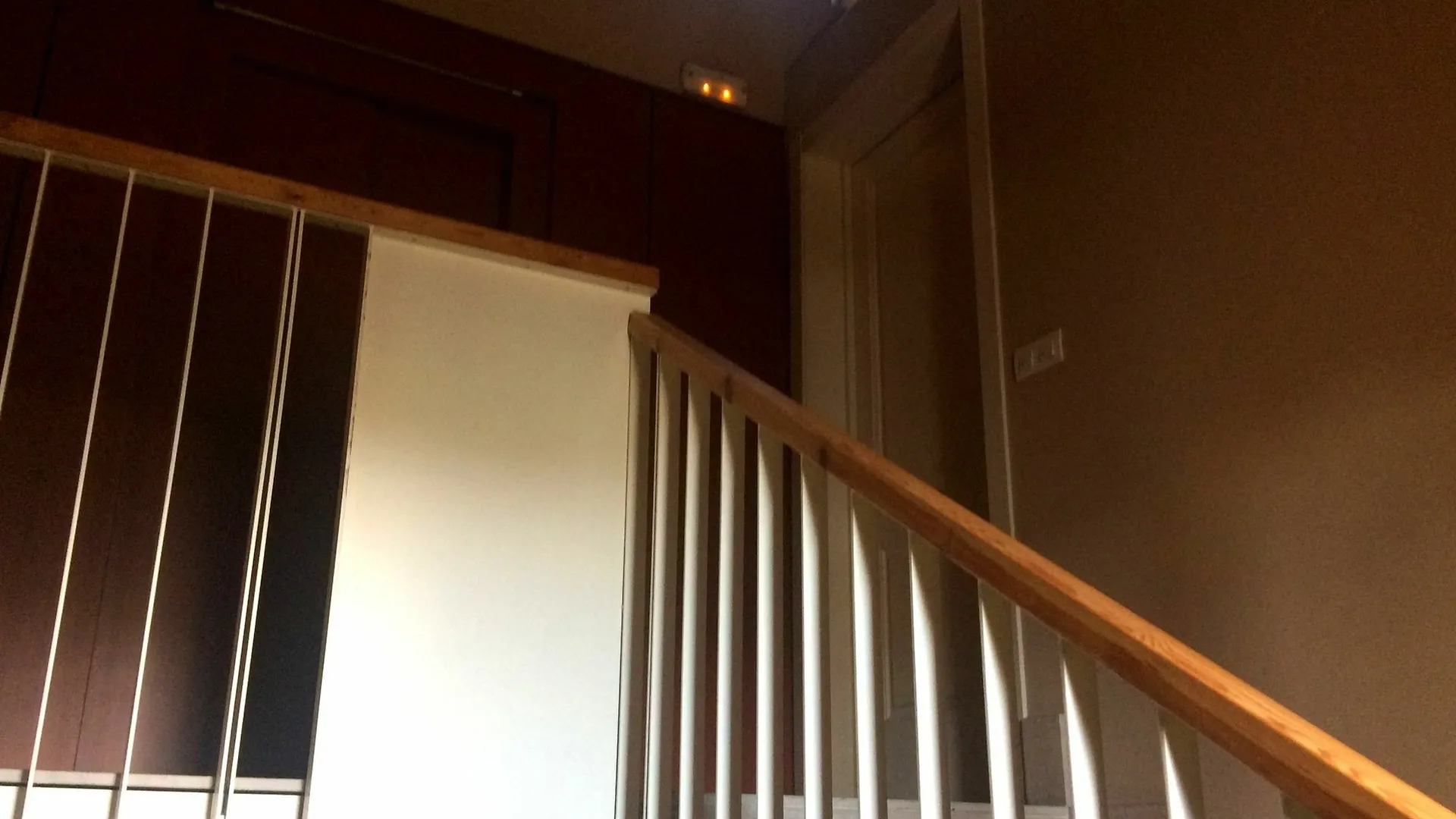 Moderno Apartamento Sobre El Rio 赫罗纳