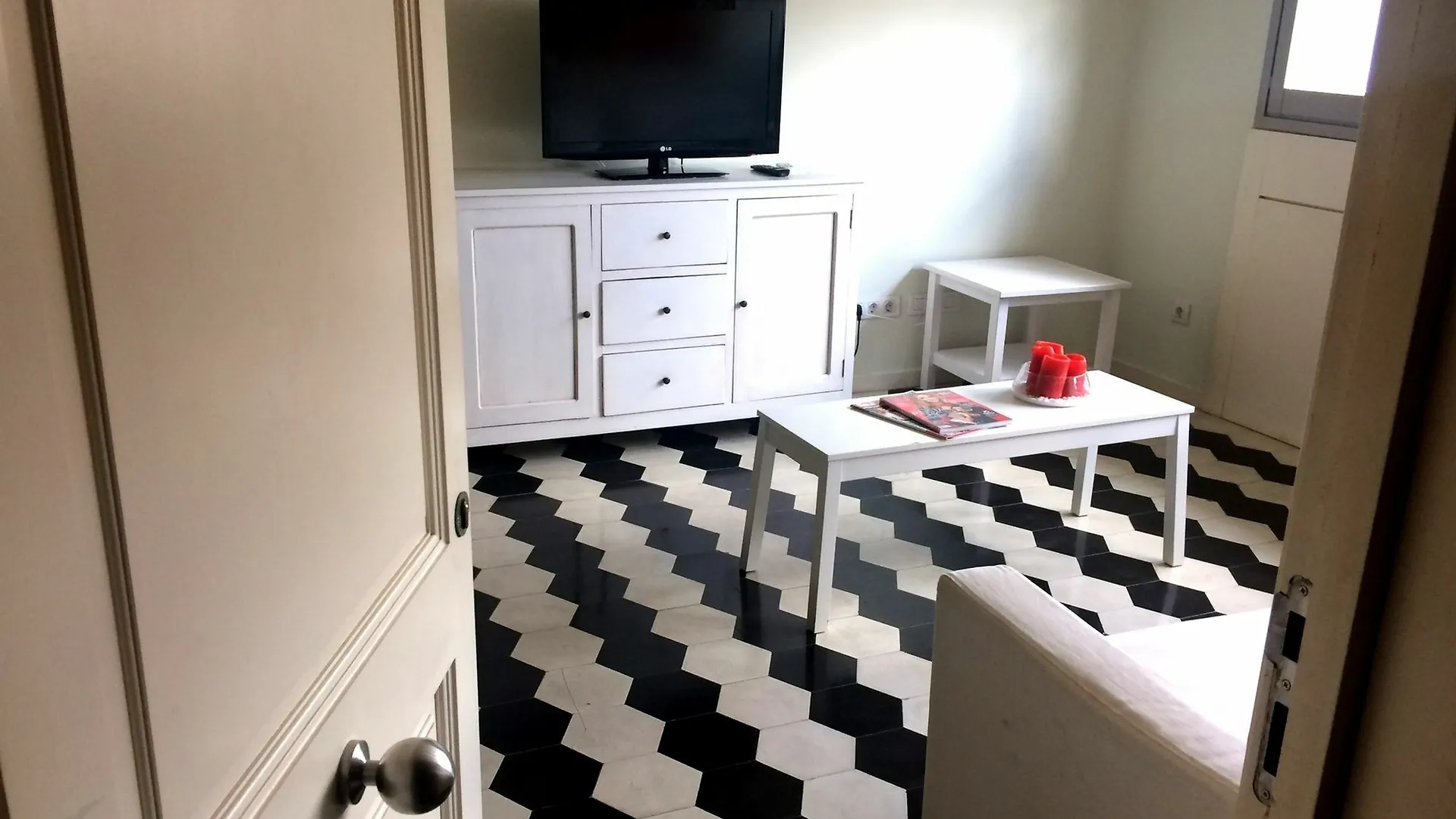 Moderno Apartamento Sobre El Rio 赫罗纳 3*,