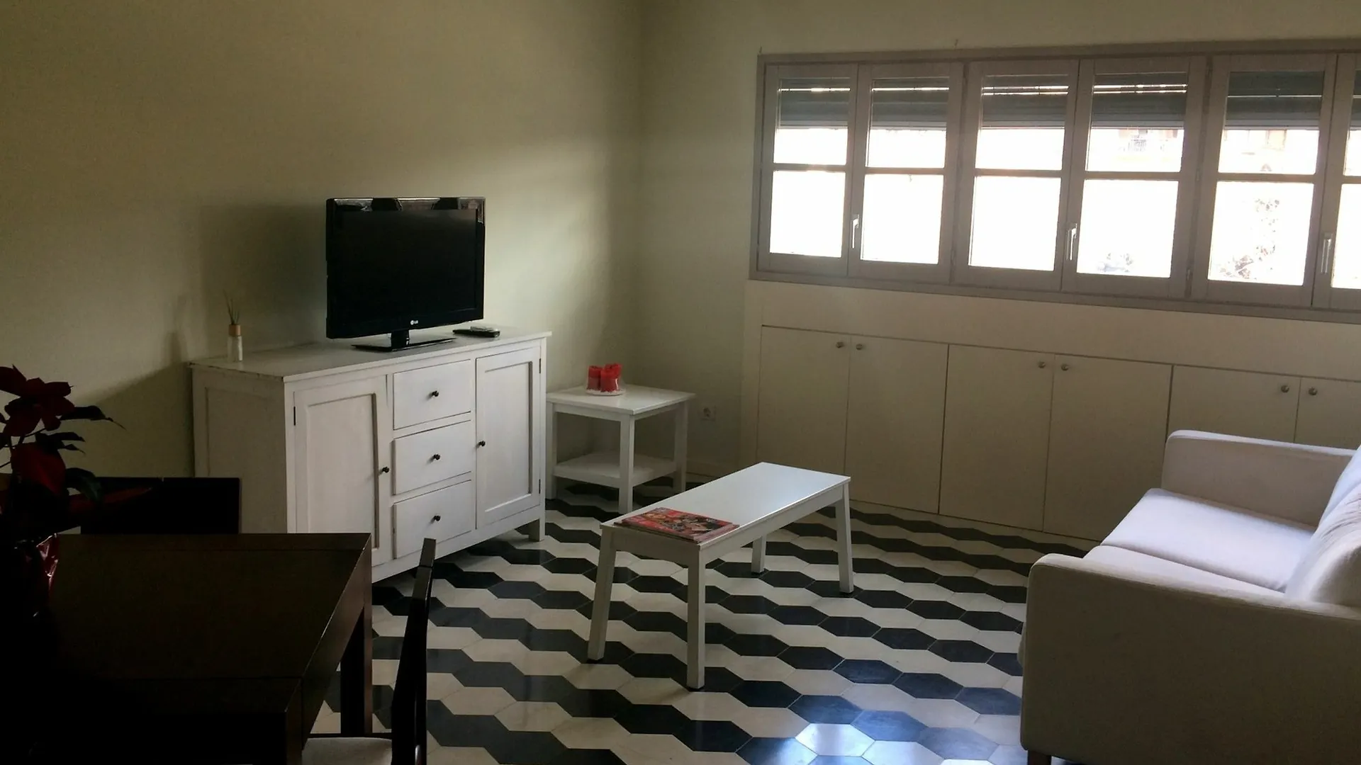 Moderno Apartamento Sobre El Rio 赫罗纳 酒店